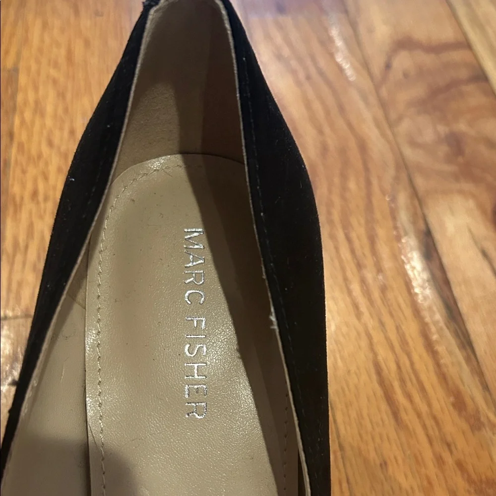 Marc Fisher Black Pointed Toe Heels - Picture 2 of 8